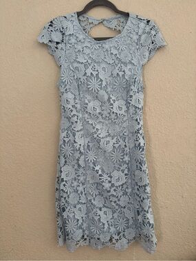 Lulus light blue backless lace dress - size M - NWT!!